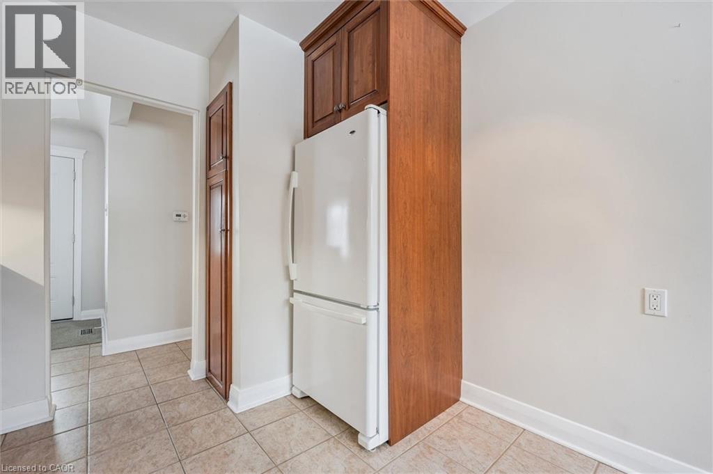 390 Dumfries Avenue, Kitchener, Ontario  N2H 2G1 - Photo 12 - 40818027