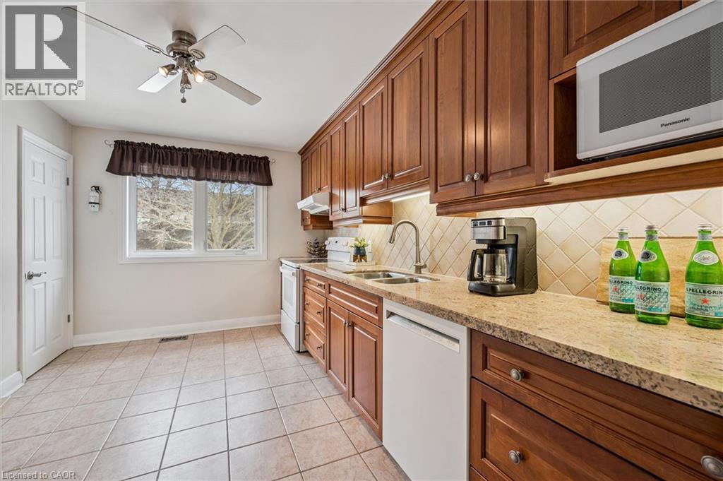 390 Dumfries Avenue, Kitchener, Ontario  N2H 2G1 - Photo 11 - 40818027