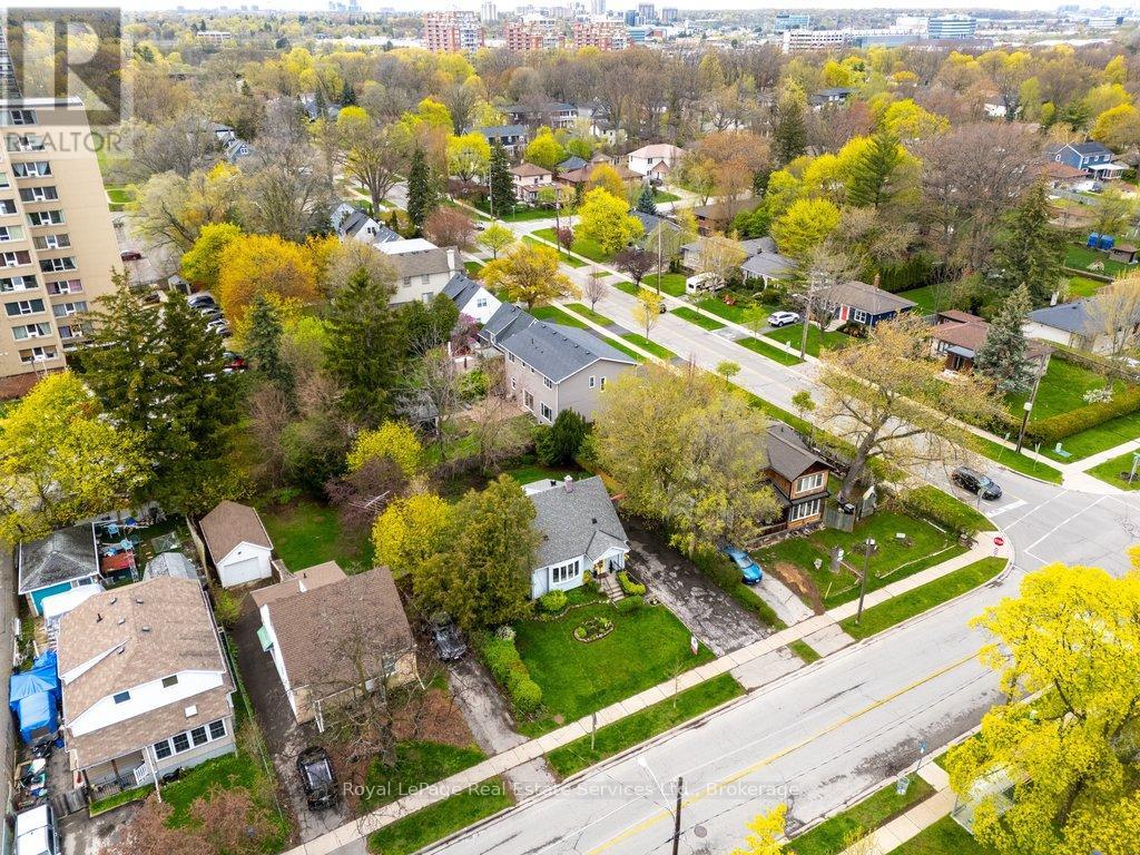 7 Stewart Street, Oakville, Ontario  L6K 1X3 - Photo 34 - W13095862