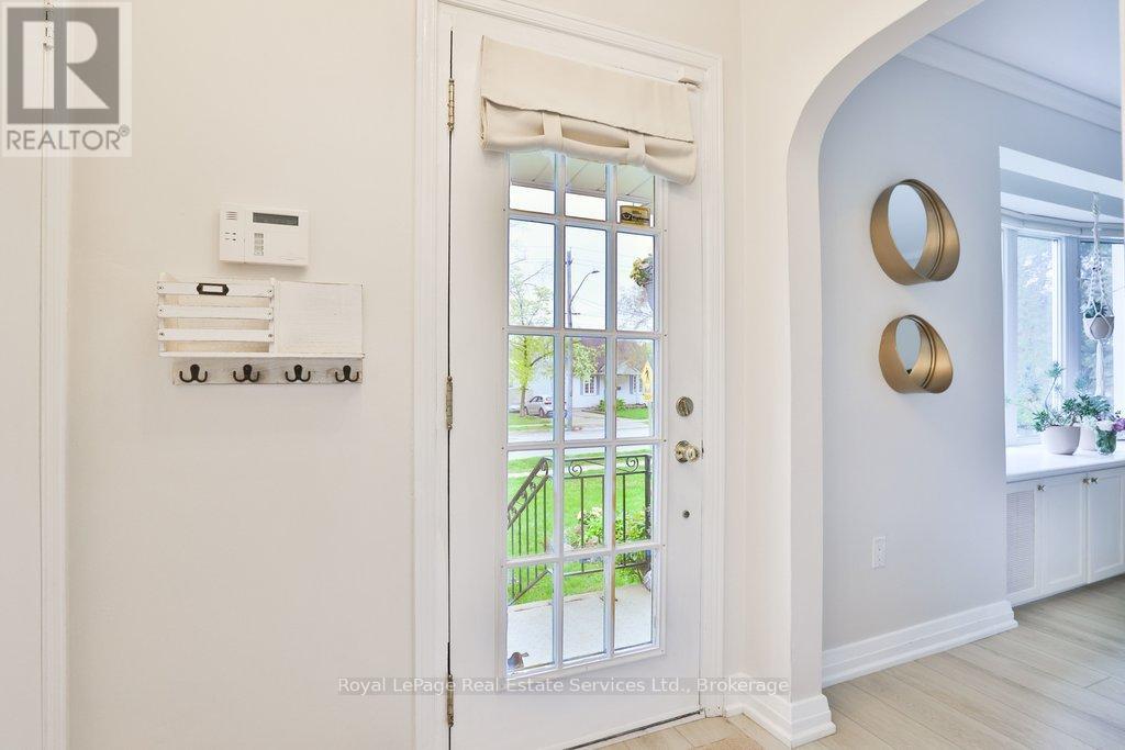 7 Stewart Street, Oakville, Ontario  L6K 1X3 - Photo 5 - W13095862