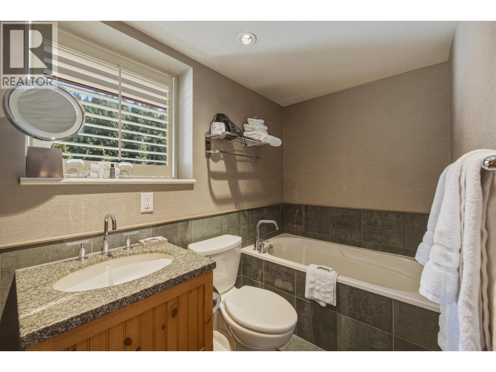 963 4090 Whistler Way, Whistler, British Columbia  V8E 1J3 - Photo 12 - R3120770