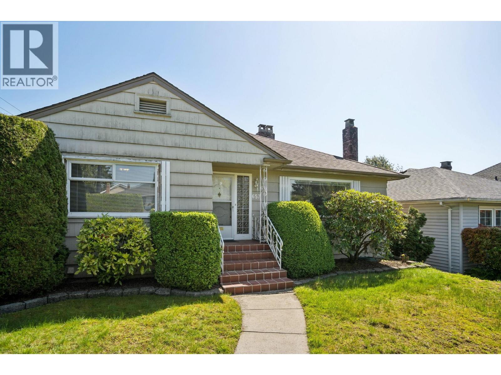 657 E Keith Road, North Vancouver, British Columbia  V7L 1W4 - Photo 5 - R3120792