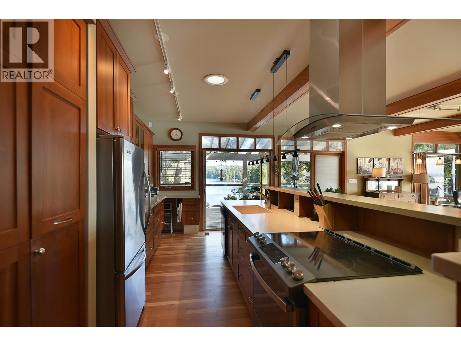 5388 Sans Souci Road, Halfmoon Bay, British Columbia  V0N 1Y2 - Photo 12 - R3120827