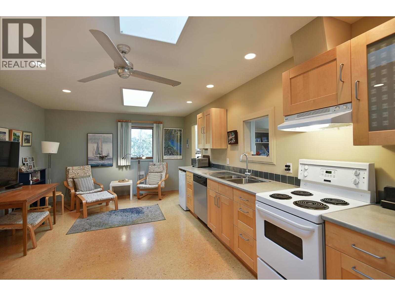 5388 Sans Souci Road, Halfmoon Bay, British Columbia  V0N 1Y2 - Photo 26 - R3120827