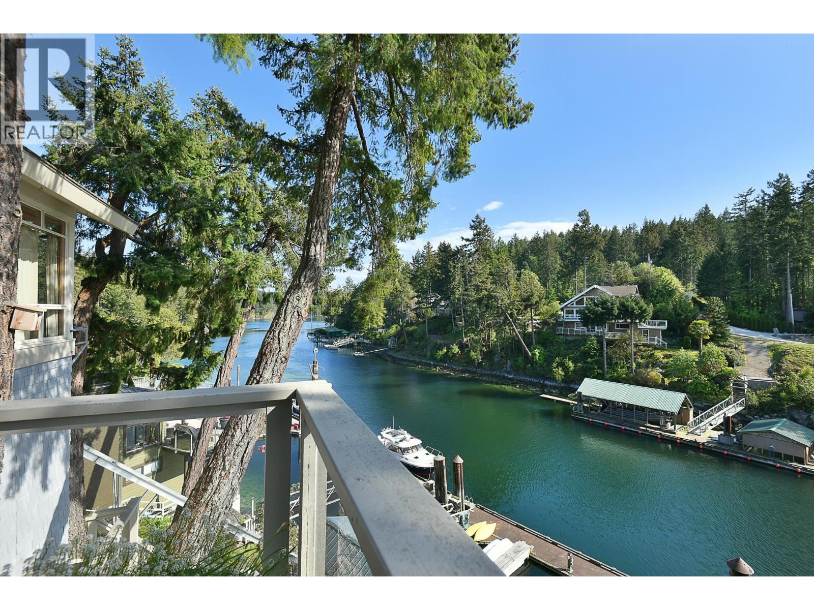 5388 Sans Souci Road, Halfmoon Bay, British Columbia  V0N 1Y2 - Photo 3 - R3120827