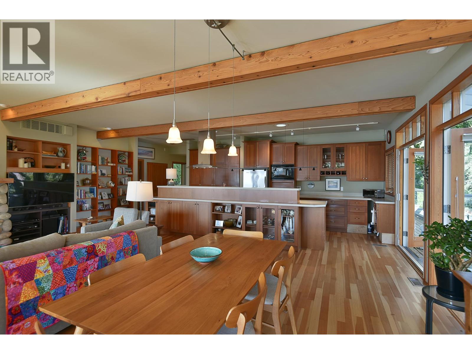 5388 Sans Souci Road, Halfmoon Bay, British Columbia  V0N 1Y2 - Photo 9 - R3120827