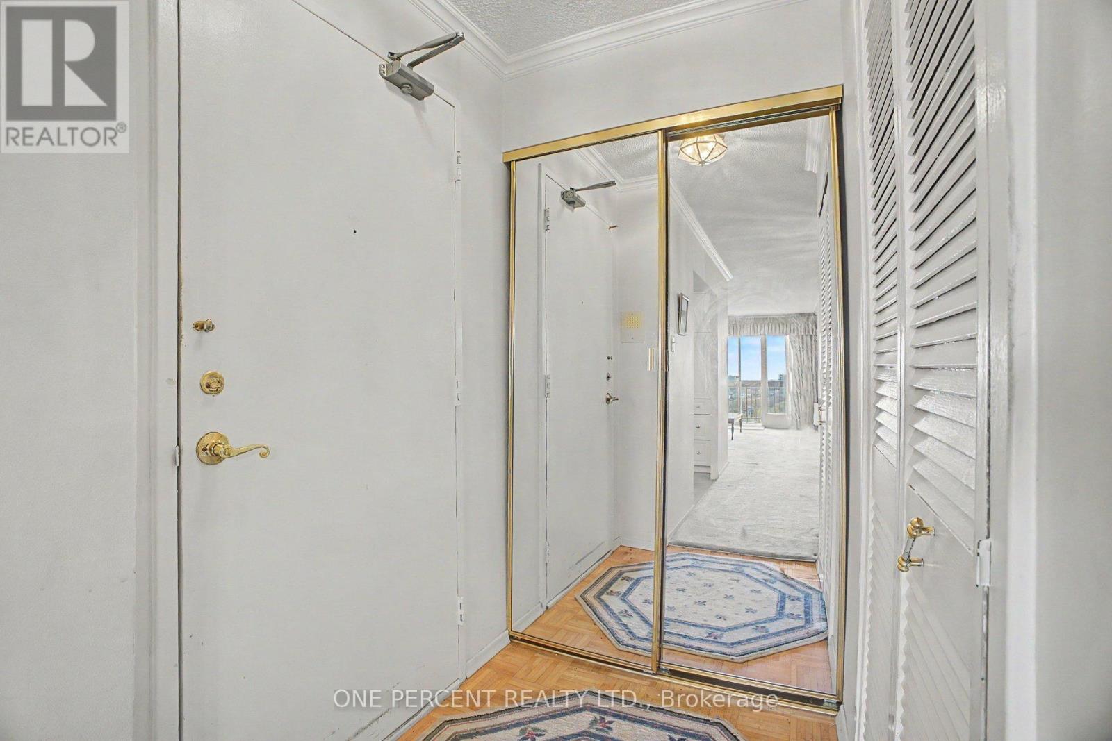 1807 - 158b Mcarthur Avenue, Ottawa, Ontario  K1L 8C9 - Photo 2 - X13097382