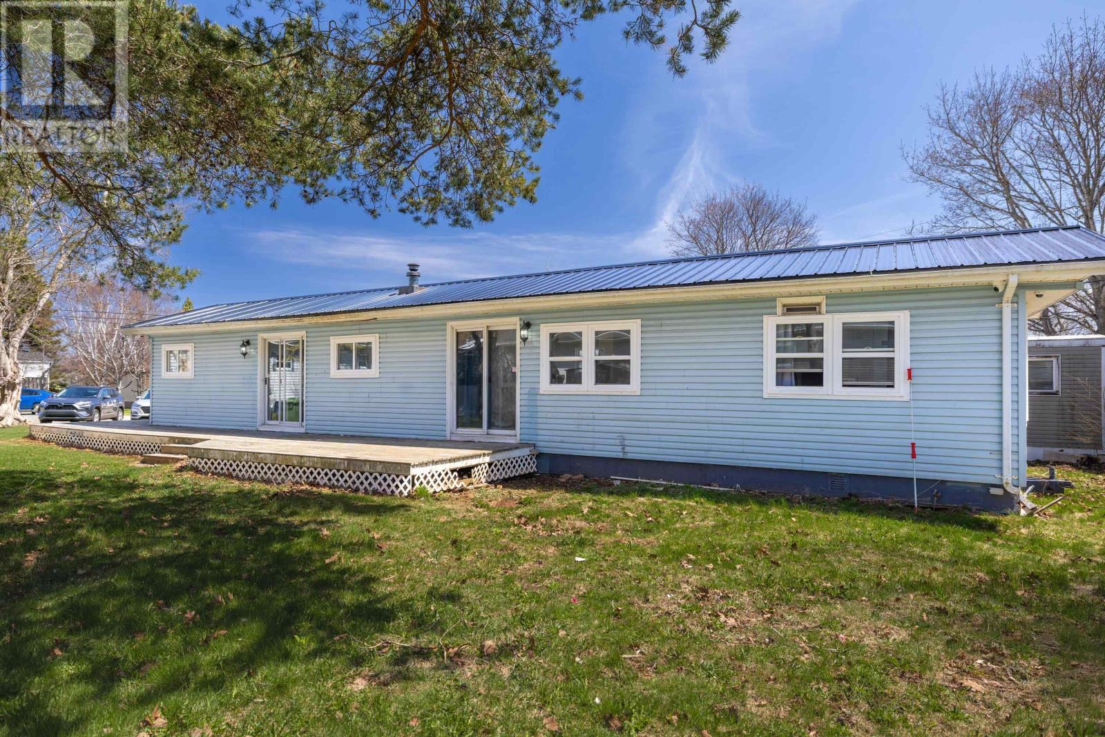 10 Manor Drive, Charlottetown, Prince Edward Island