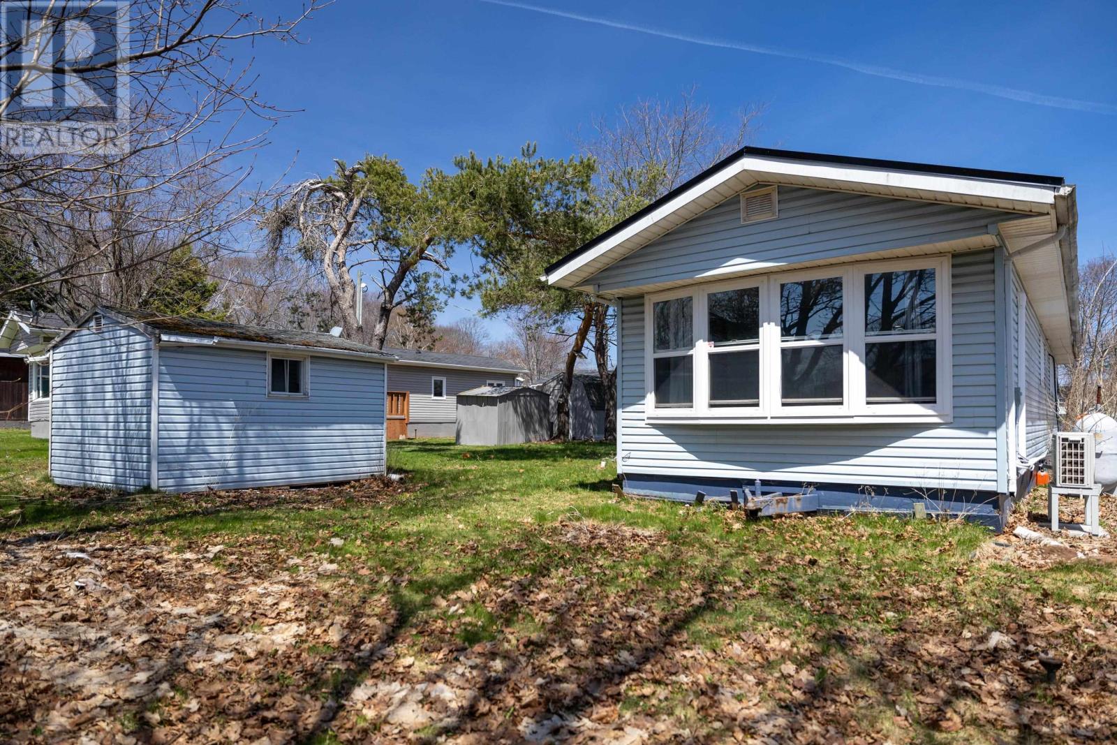 10 Manor Drive, Charlottetown, Prince Edward Island  C1A 6R3 - Photo 2 - 202610095