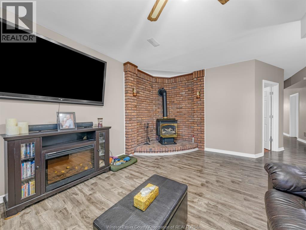 2379 Via Vita, Windsor, Ontario  N9E 4G5 - Photo 30 - 26010415