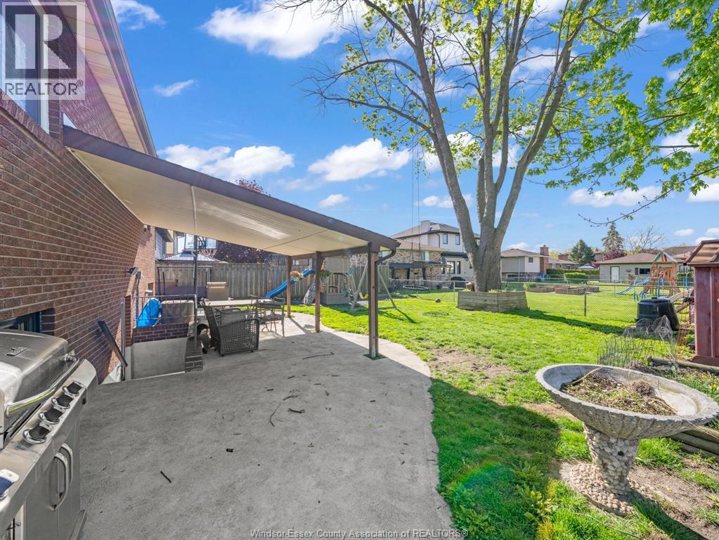 2379 Via Vita, Windsor, Ontario  N9E 4G5 - Photo 42 - 26010415
