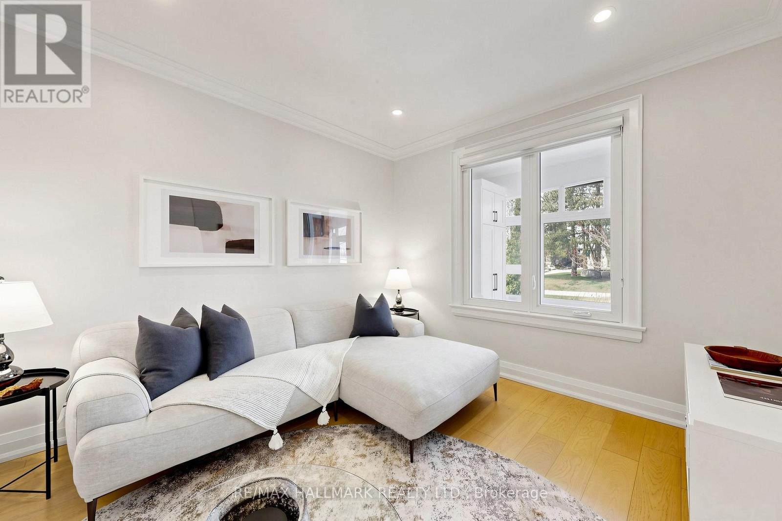 301 Wolverleigh Boulevard, Toronto, Ontario  M4C 1S5 - Photo 11 - E13087734
