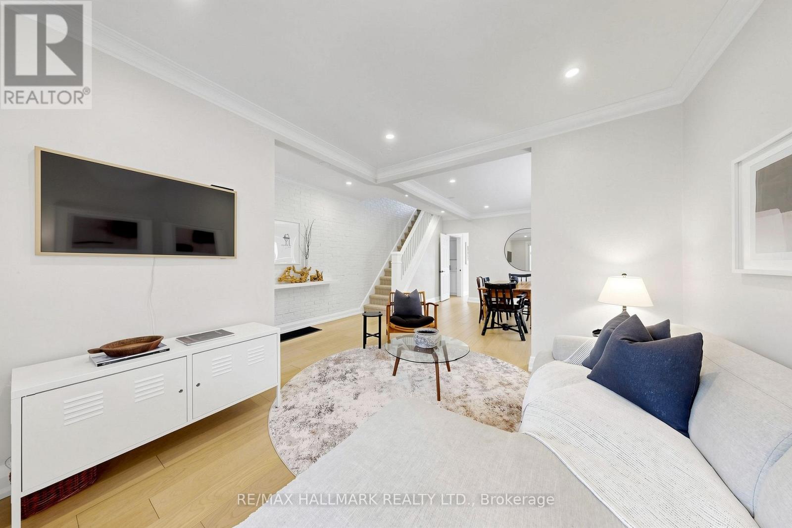 301 Wolverleigh Boulevard, Toronto, Ontario  M4C 1S5 - Photo 10 - E13087734