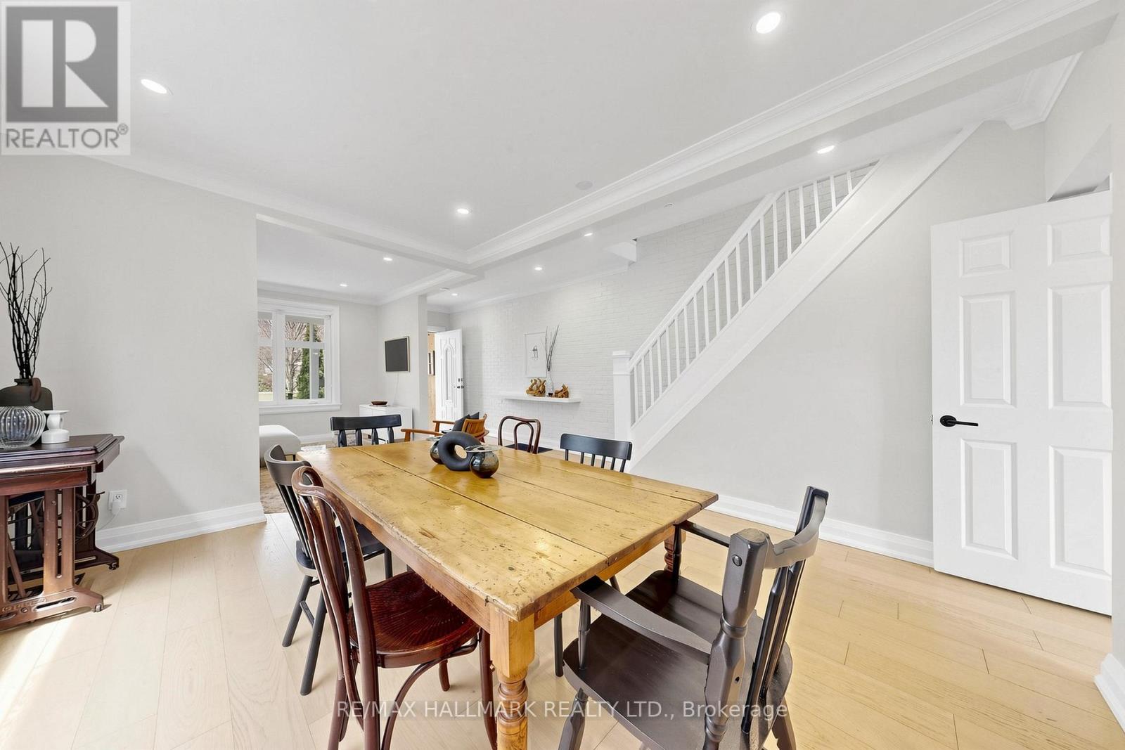 301 Wolverleigh Boulevard, Toronto, Ontario  M4C 1S5 - Photo 12 - E13087734