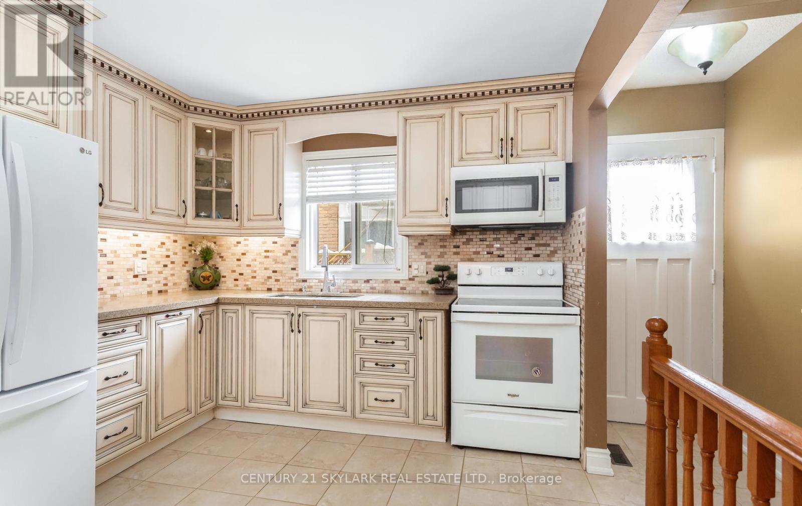 3353 Martins Pine Crescent, Mississauga, Ontario  L5L 1G3 - Photo 13 - W13095932