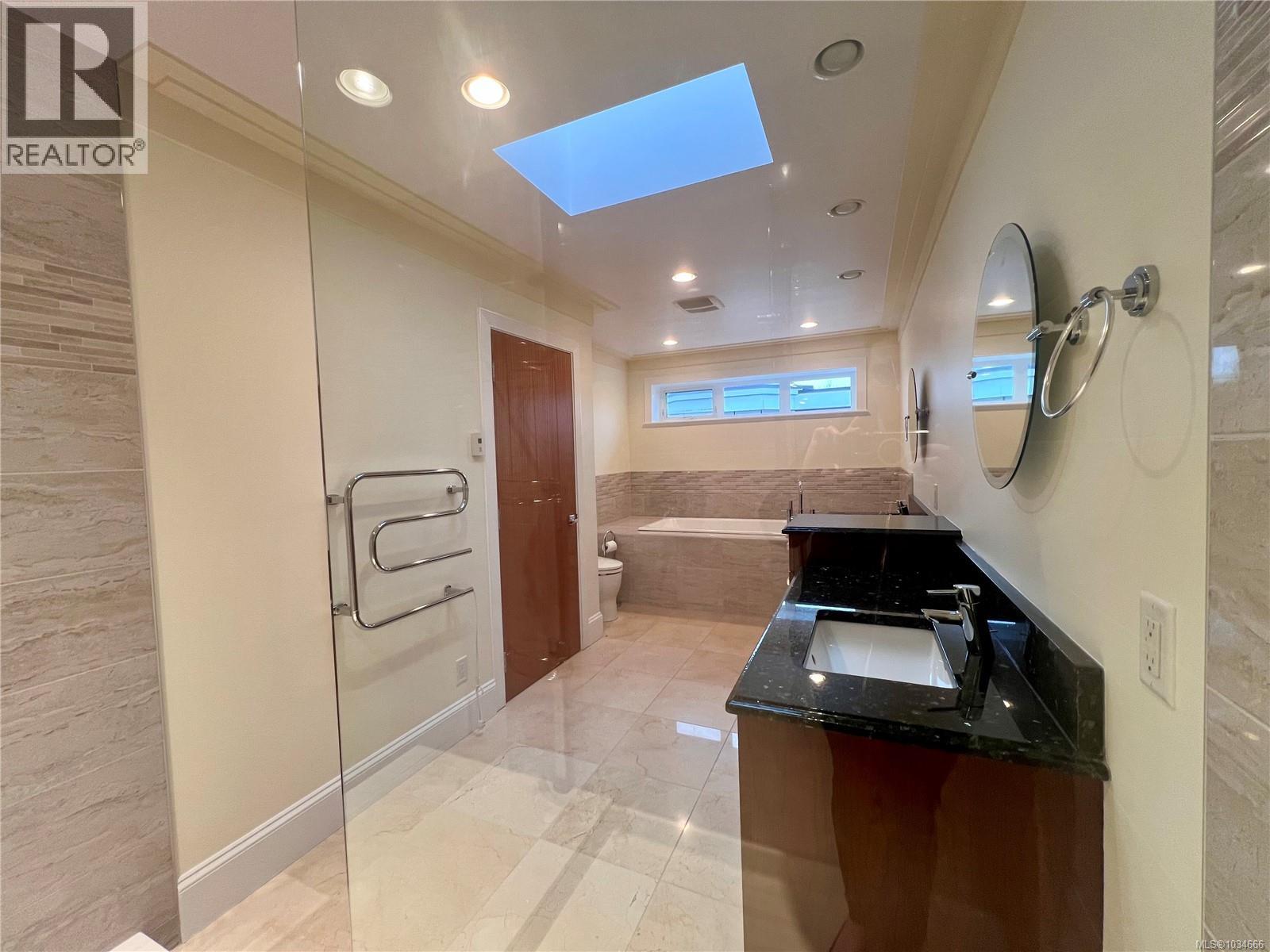 9708a Third St, Sidney, British Columbia  V8L 3A2 - Photo 46 - 1034666