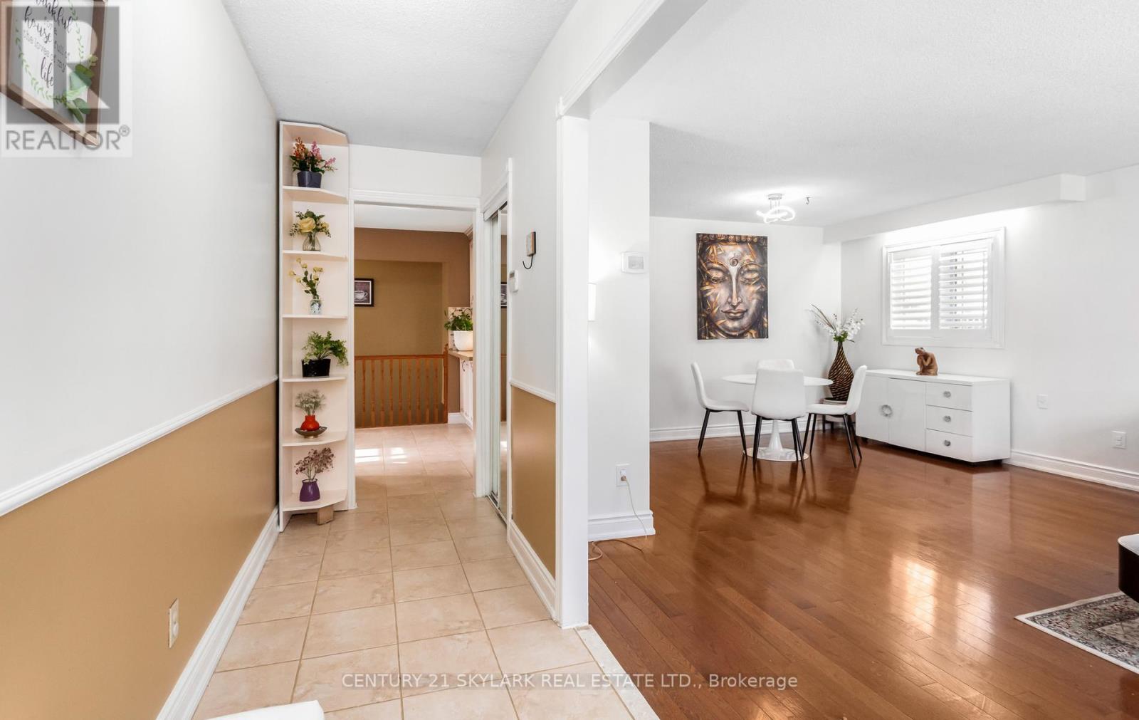 3353 Martins Pine Crescent, Mississauga, Ontario  L5L 1G3 - Photo 7 - W13095932