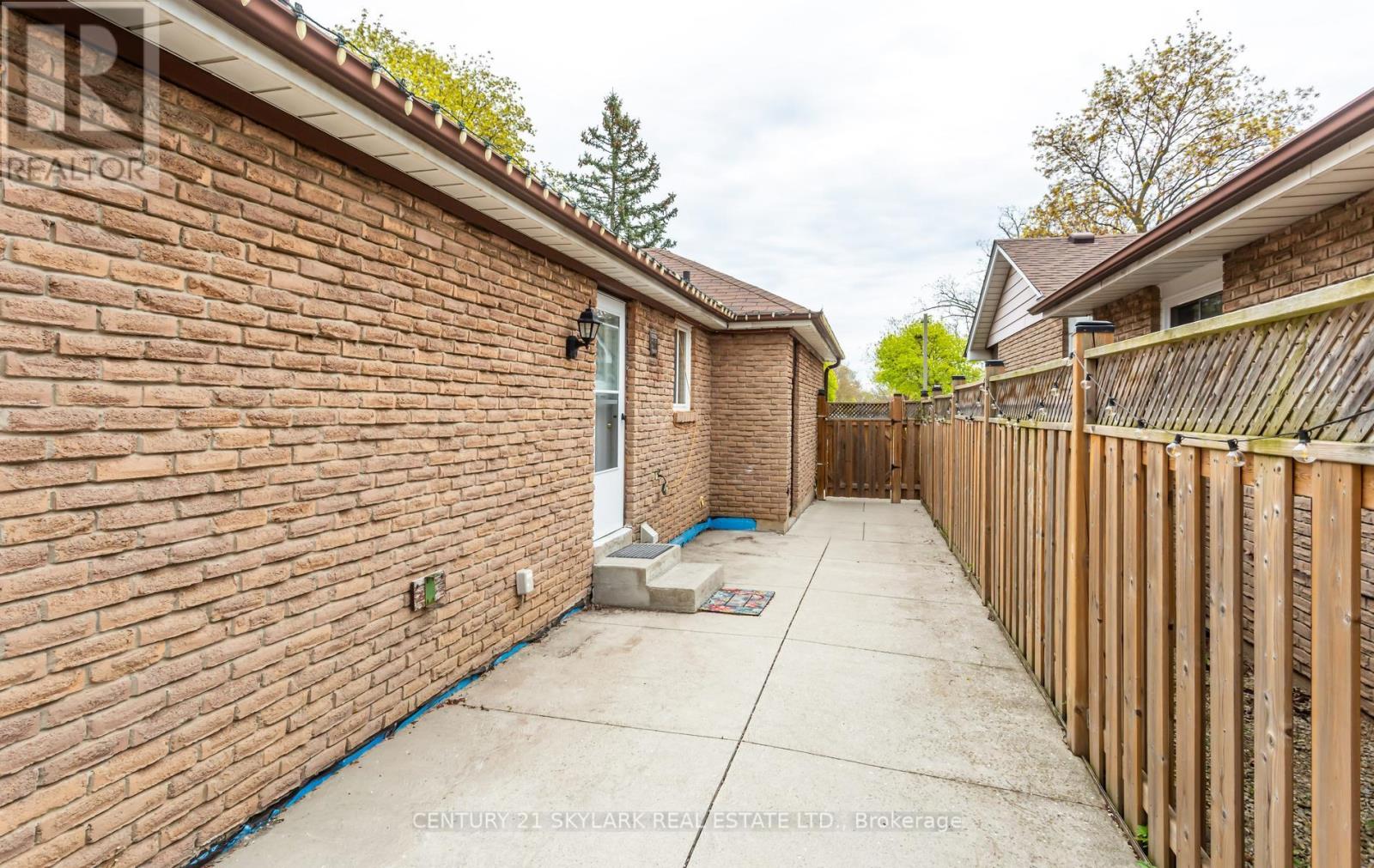 3353 Martins Pine Crescent, Mississauga, Ontario  L5L 1G3 - Photo 39 - W13095932