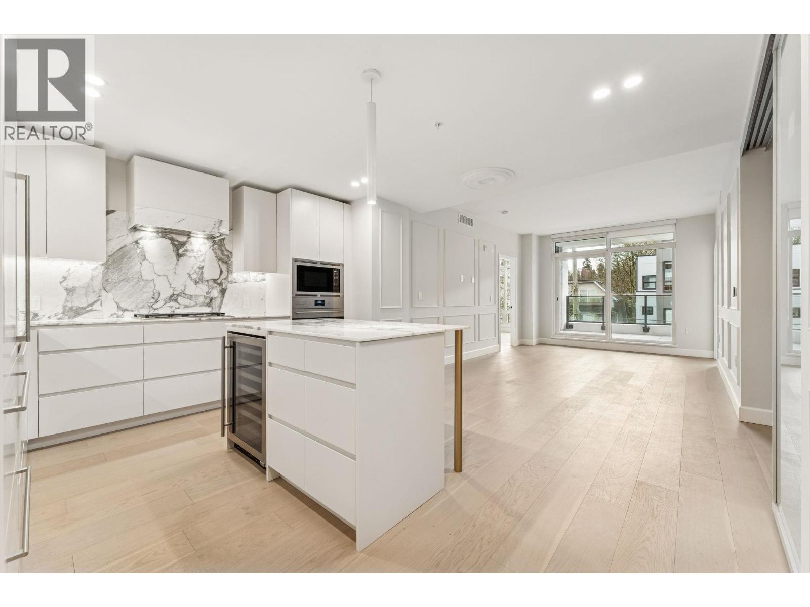 304 3668 W 10th Avenue, Vancouver, British Columbia  V6R 2G3 - Photo 1 - R3120279