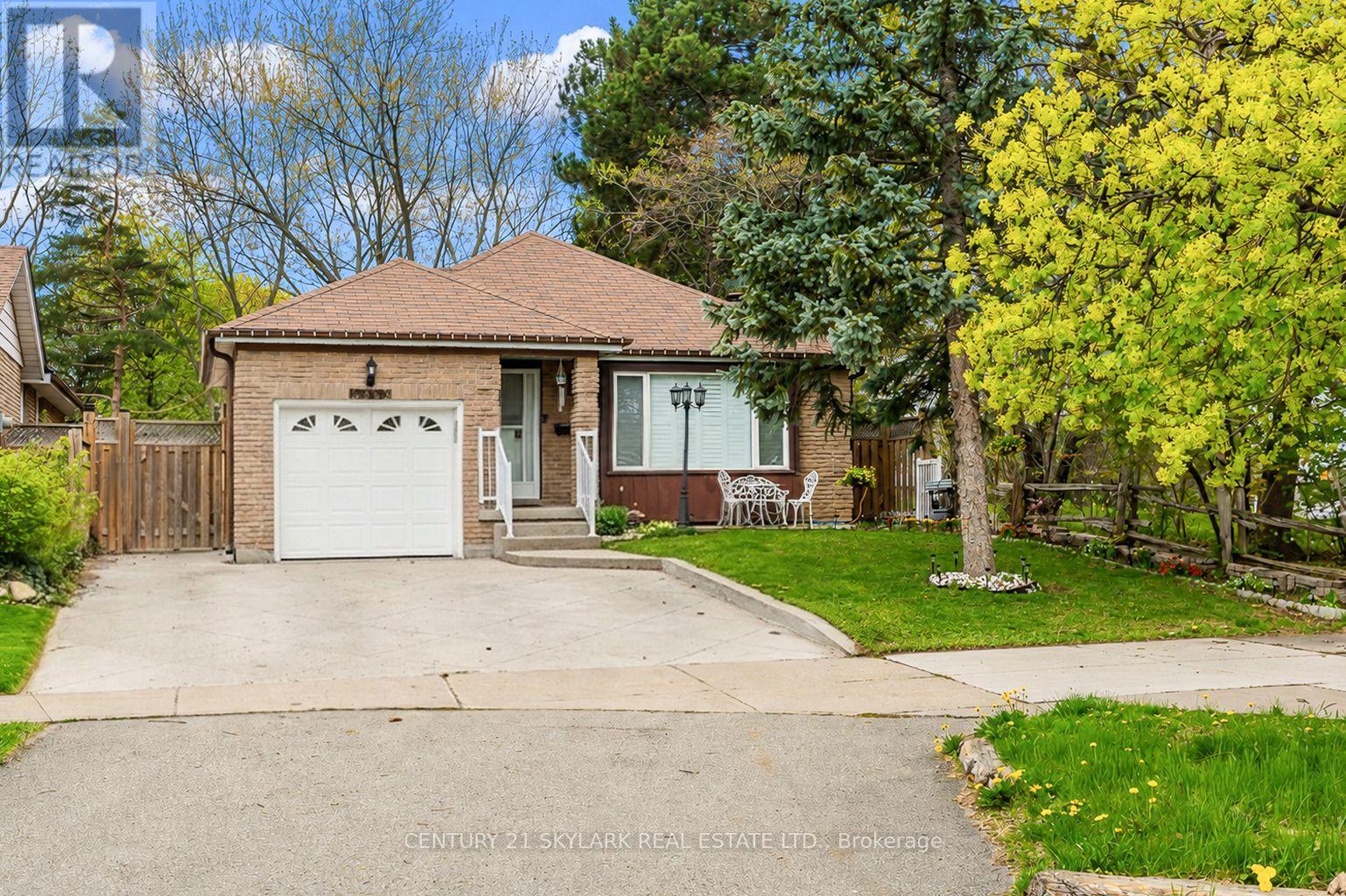 3353 Martins Pine Crescent, Mississauga, Ontario  L5L 1G3 - Photo 3 - W13095932