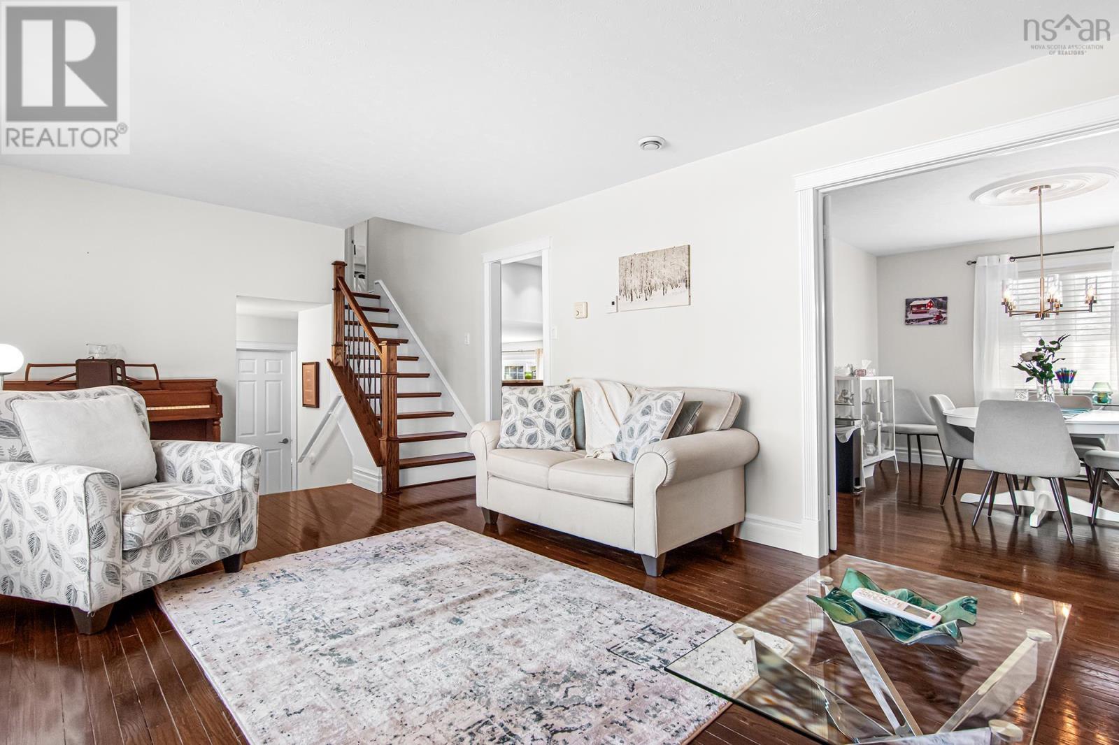 201 Douglas Crescent, Halifax, Nova Scotia  B3M 3B6 - Photo 5 - 202609899