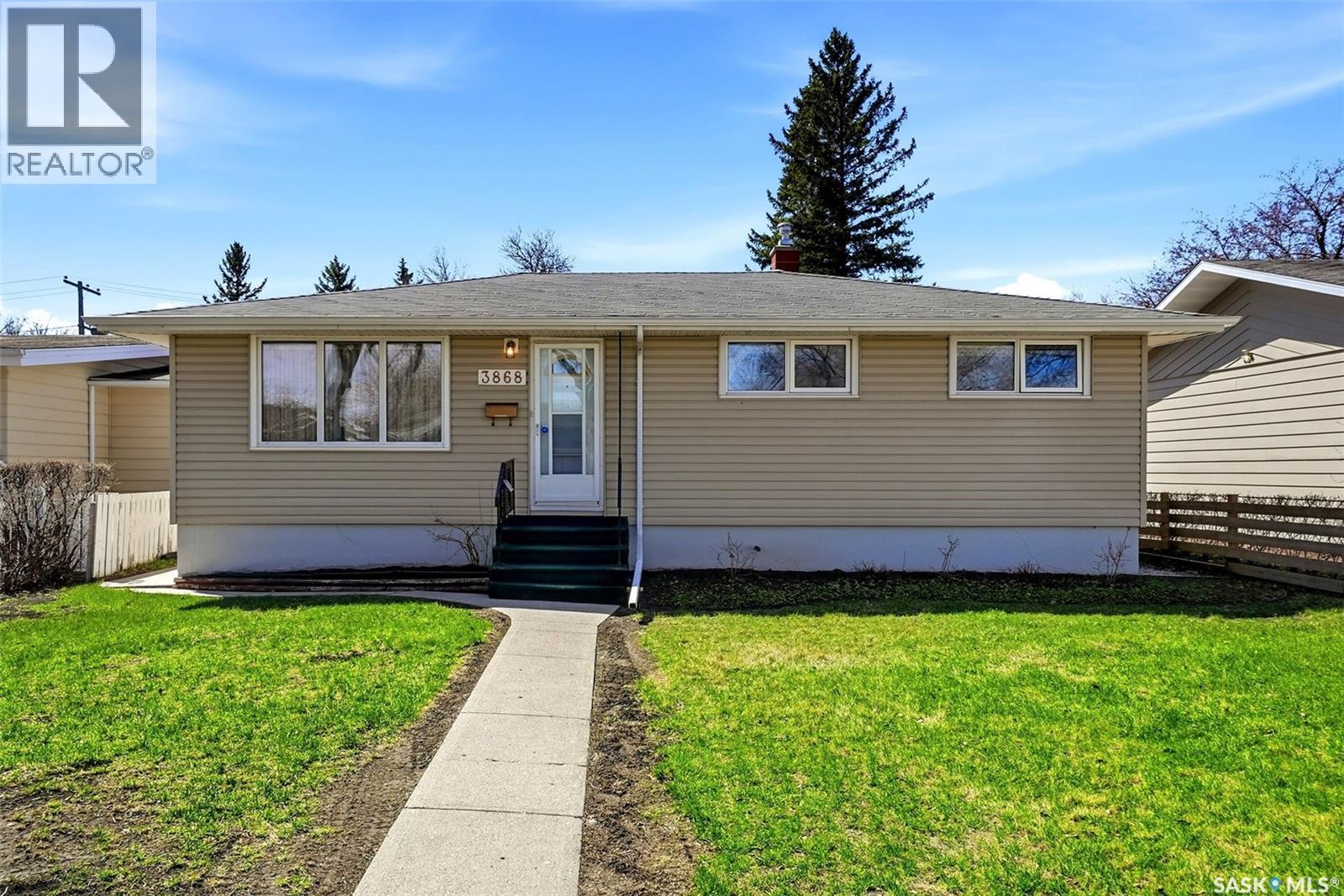 3868 Athol Street, Regina, Saskatchewan  S4S 3J1 - Photo 1 - SK035255