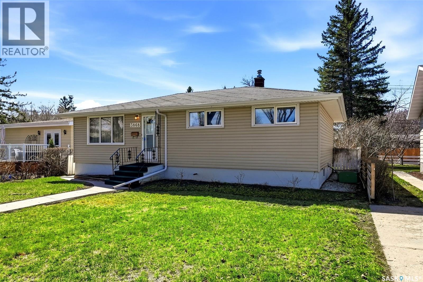 3868 Athol Street, Regina, Saskatchewan  S4S 3J1 - Photo 2 - SK035255