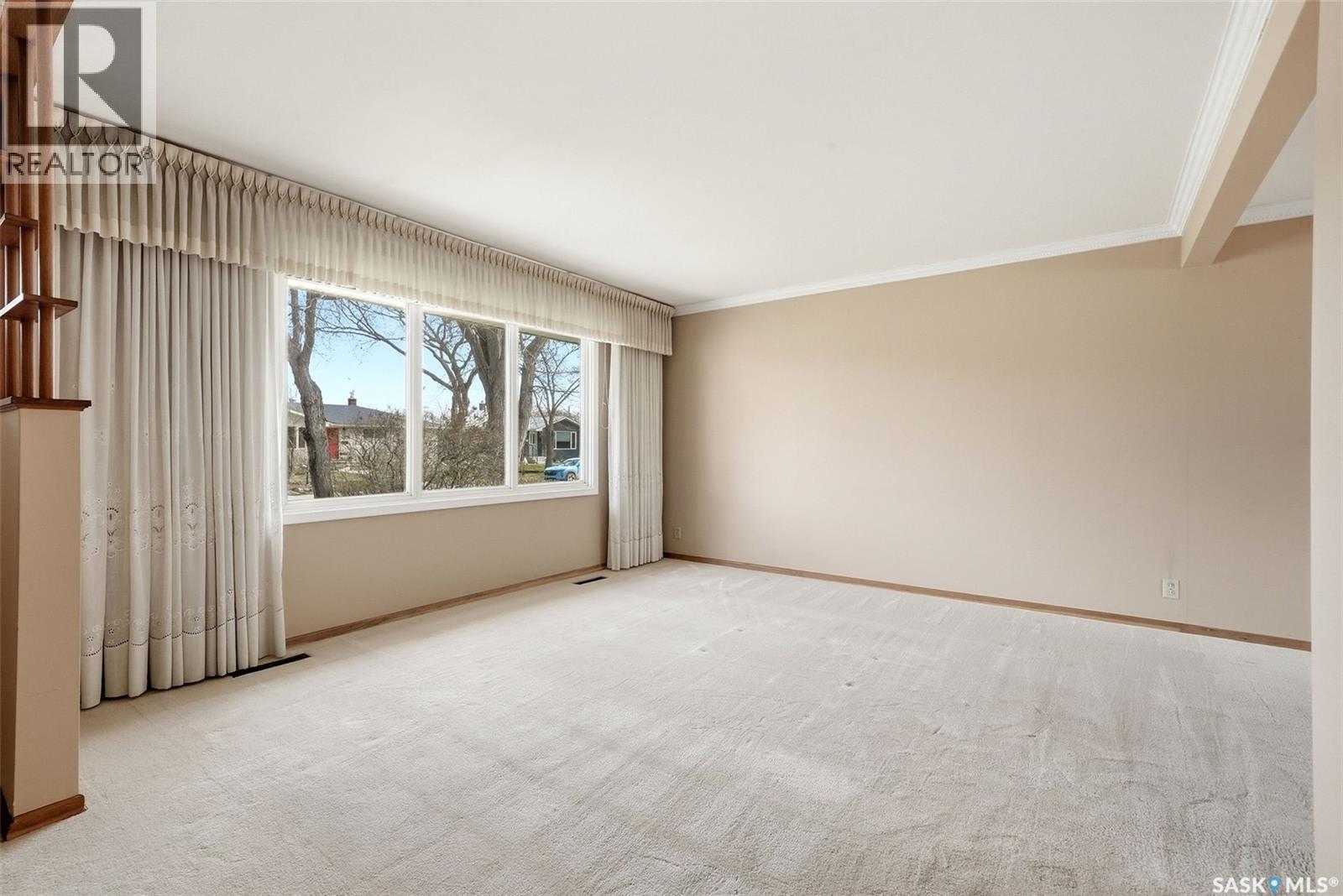 3868 Athol Street, Regina, Saskatchewan  S4S 3J1 - Photo 4 - SK035255