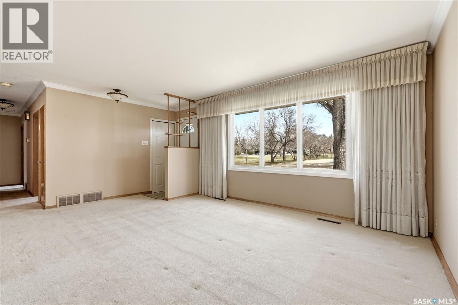 3868 Athol Street, Regina, Saskatchewan  S4S 3J1 - Photo 6 - SK035255