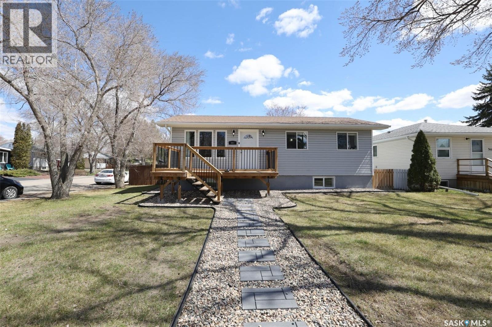 301 Robinson Street, Regina, Saskatchewan  S4R 3R3 - Photo 1 - SK035252
