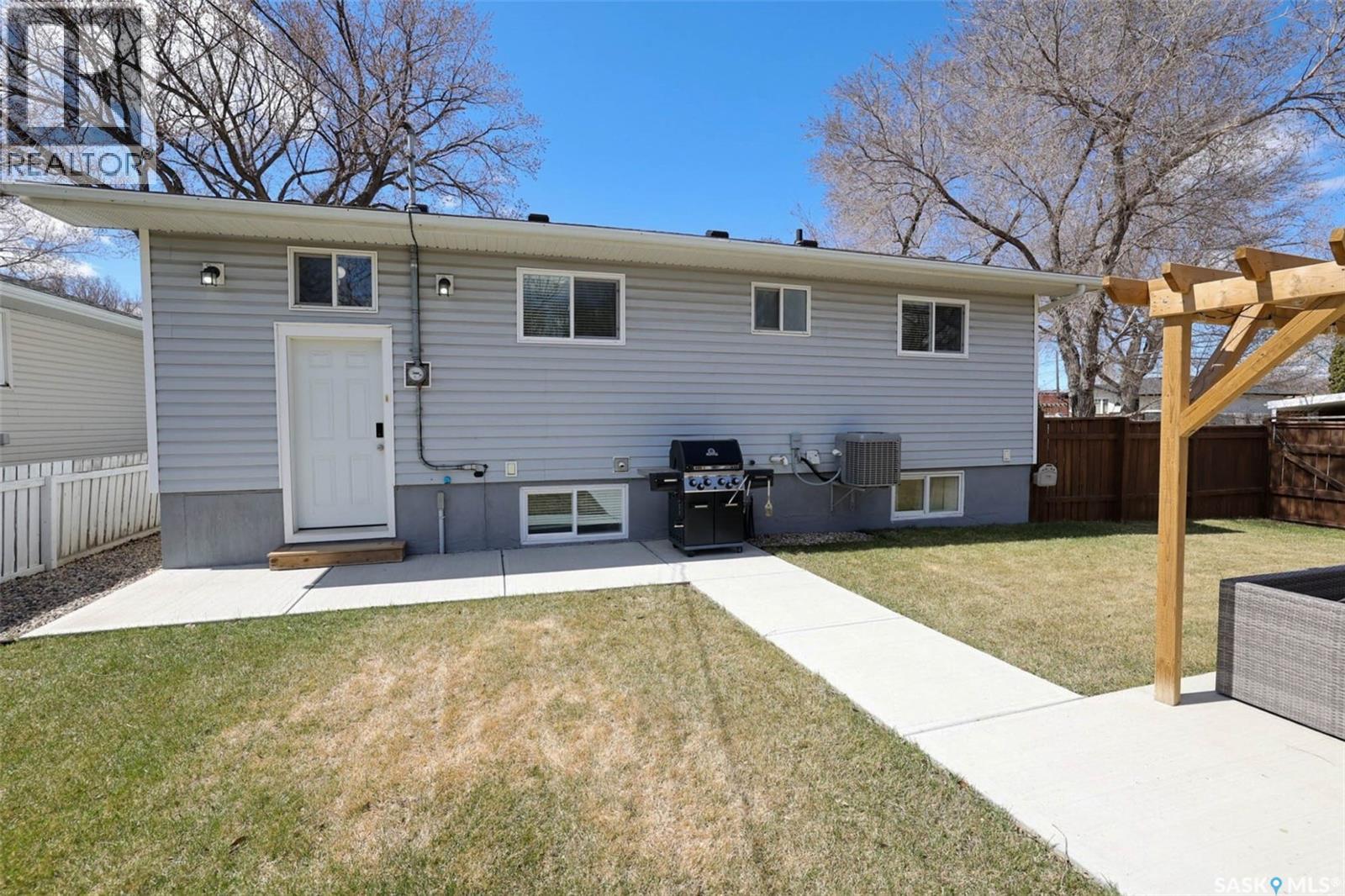 301 Robinson Street, Regina, Saskatchewan  S4R 3R3 - Photo 27 - SK035252