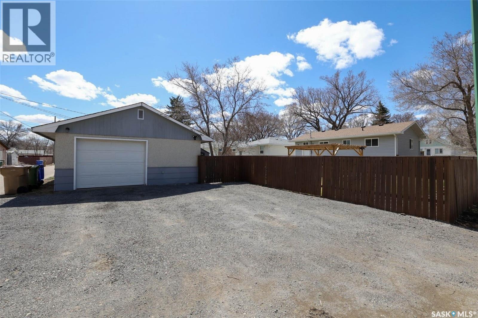 301 Robinson Street, Regina, Saskatchewan  S4R 3R3 - Photo 31 - SK035252