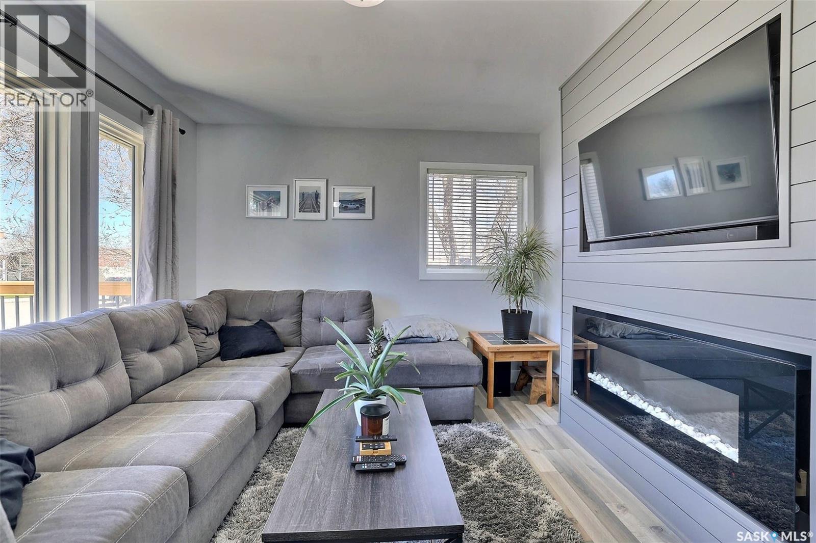 301 Robinson Street, Regina, Saskatchewan  S4R 3R3 - Photo 4 - SK035252