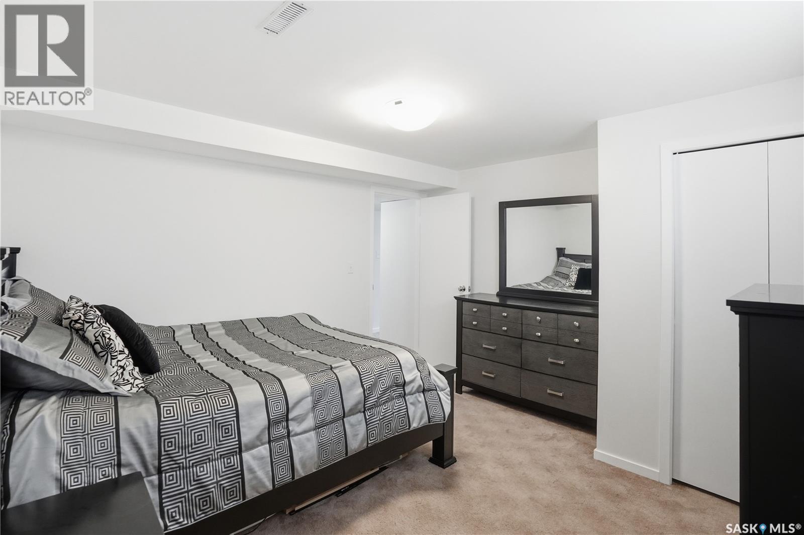 6547 Hird Crescent, Regina, Saskatchewan  S4X 3Z6 - Photo 38 - SK035228