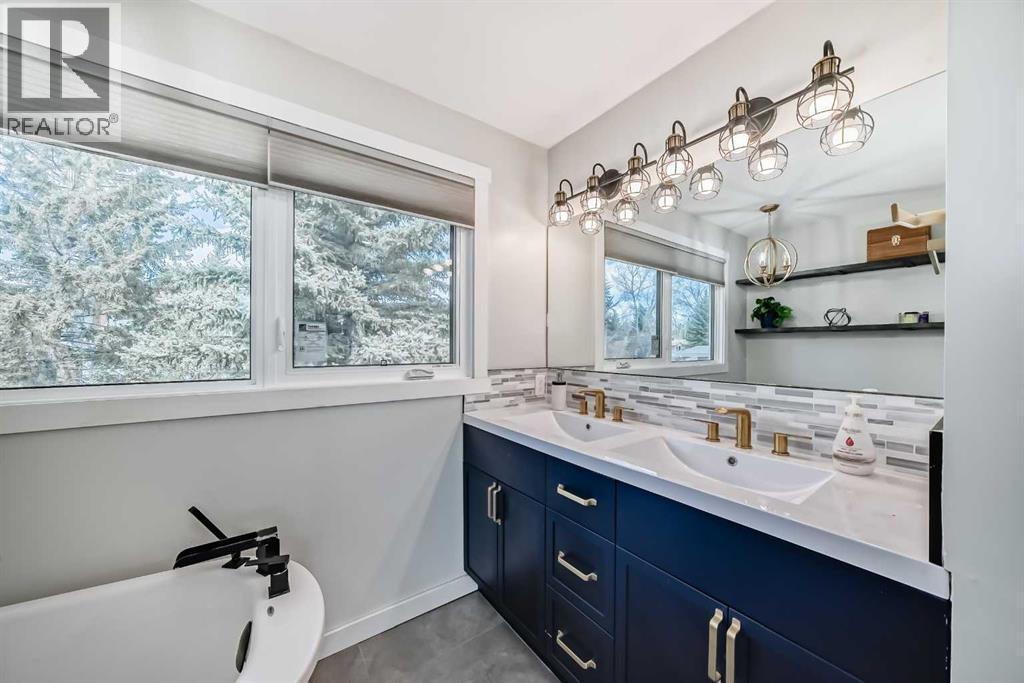 5512 Dalwood Way NW, Calgary, Alberta  T3A 1S7 - Photo 18 - A2308480