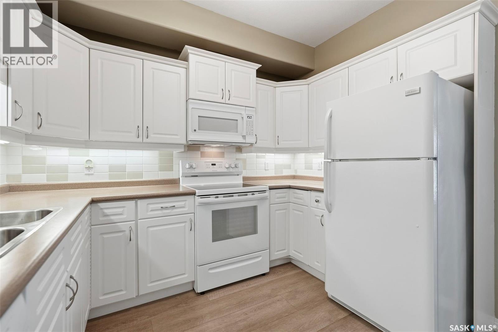 113 110 Armistice Way, Saskatoon, Saskatchewan  S7J 5L8 - Photo 5 - SK035105