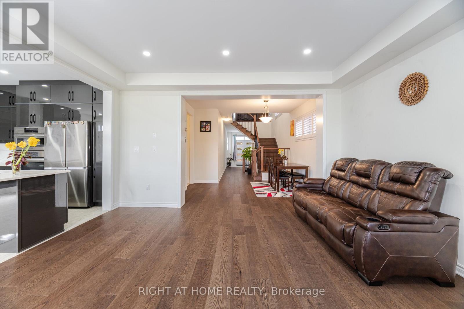 3281 Turnstone Boulevard, Pickering, Ontario  L1X 0M9 - Photo 10 - E13097398