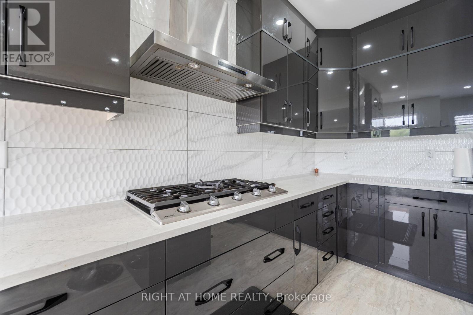 3281 Turnstone Boulevard, Pickering, Ontario  L1X 0M9 - Photo 17 - E13097398