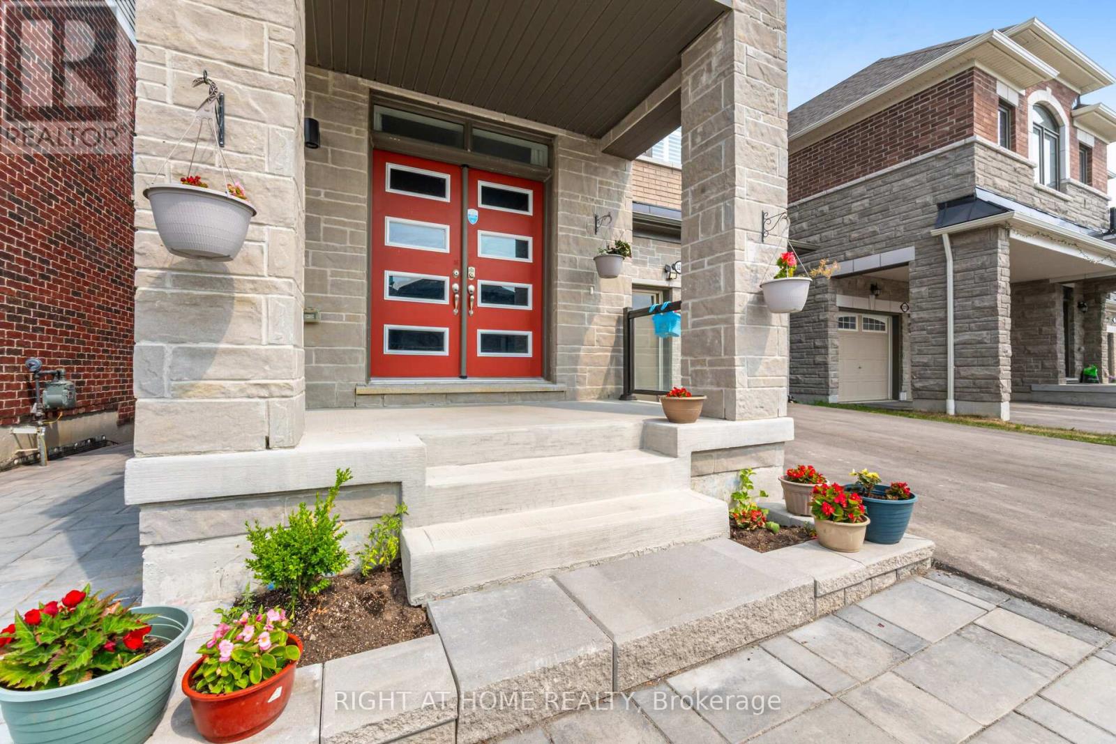 3281 Turnstone Boulevard, Pickering, Ontario  L1X 0M9 - Photo 2 - E13097398