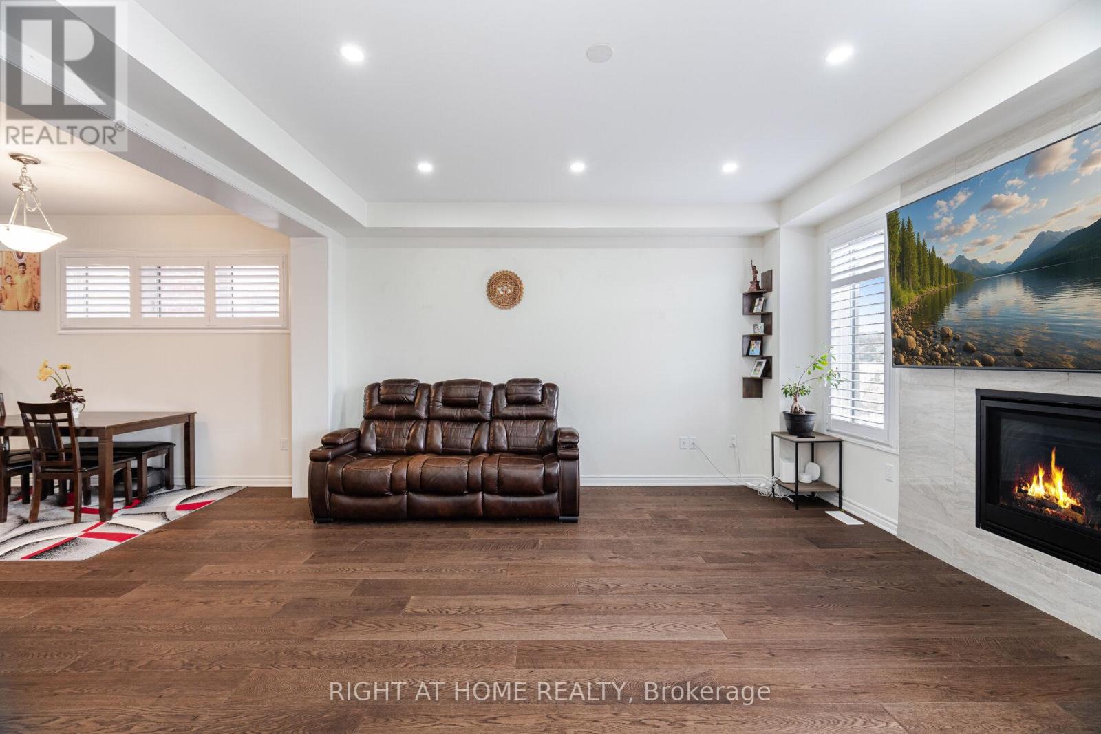 3281 Turnstone Boulevard, Pickering, Ontario  L1X 0M9 - Photo 8 - E13097398