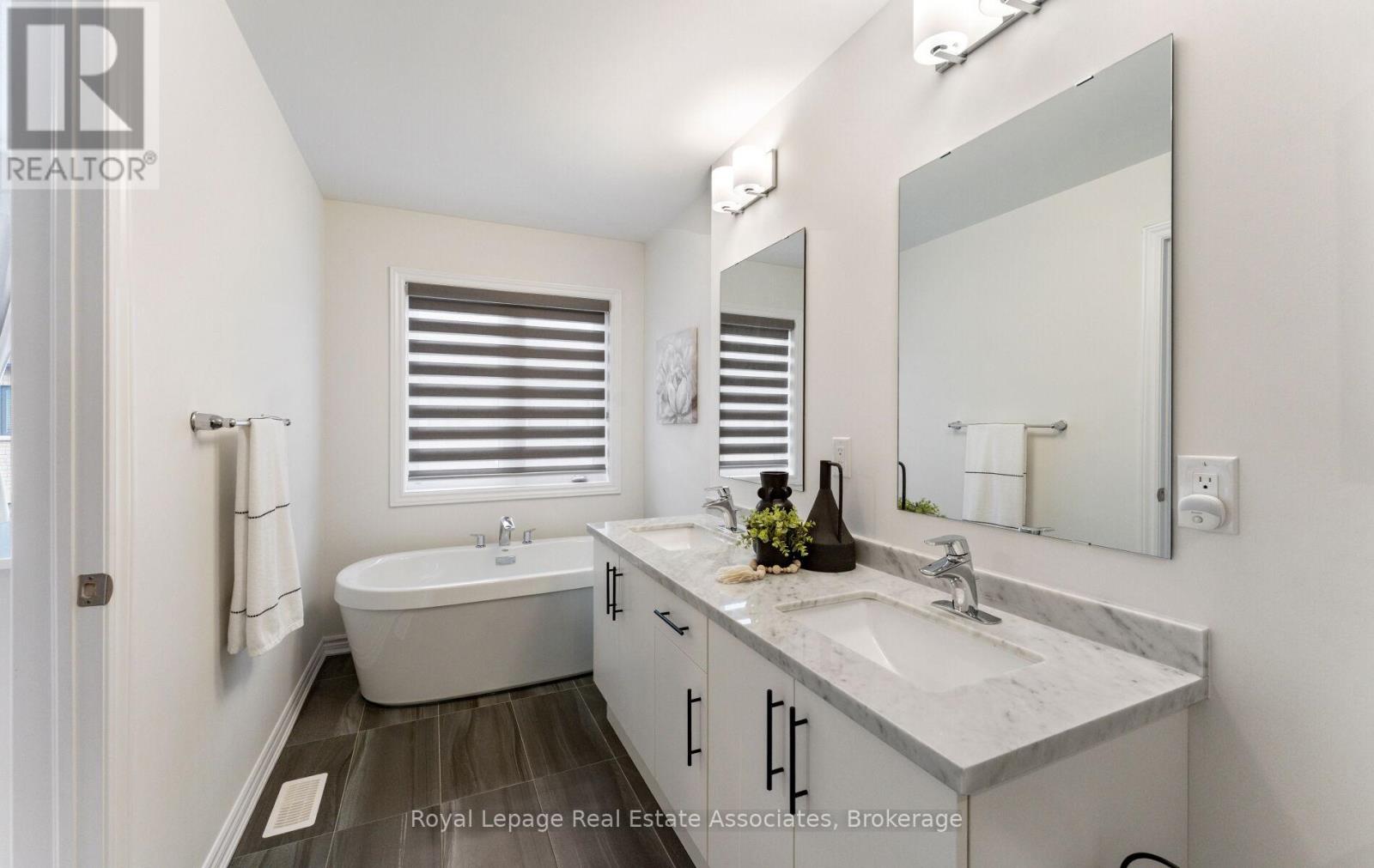 53 Sutcliffe Drive, Whitby, Ontario  L1R 0R1 - Photo 26 - E13097438