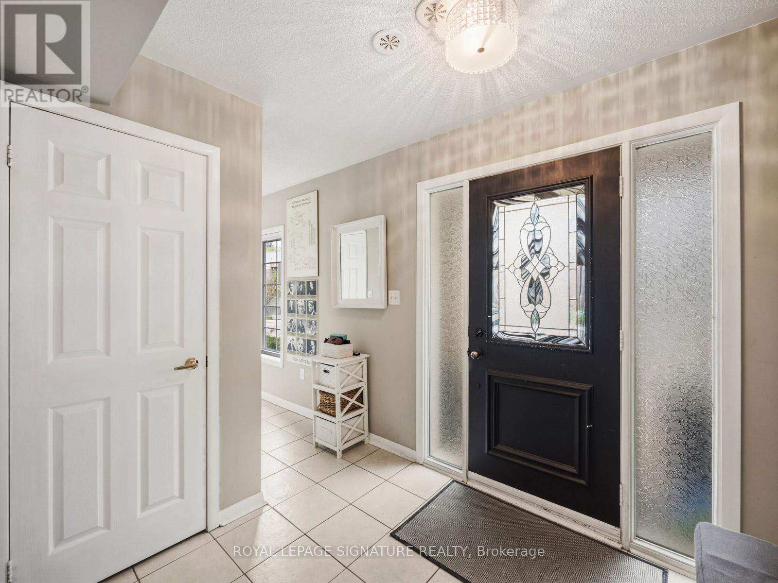 104-1250 St. Martins Drive, Pickering, Ontario  L1W 1J3 - Photo 2 - E13097452
