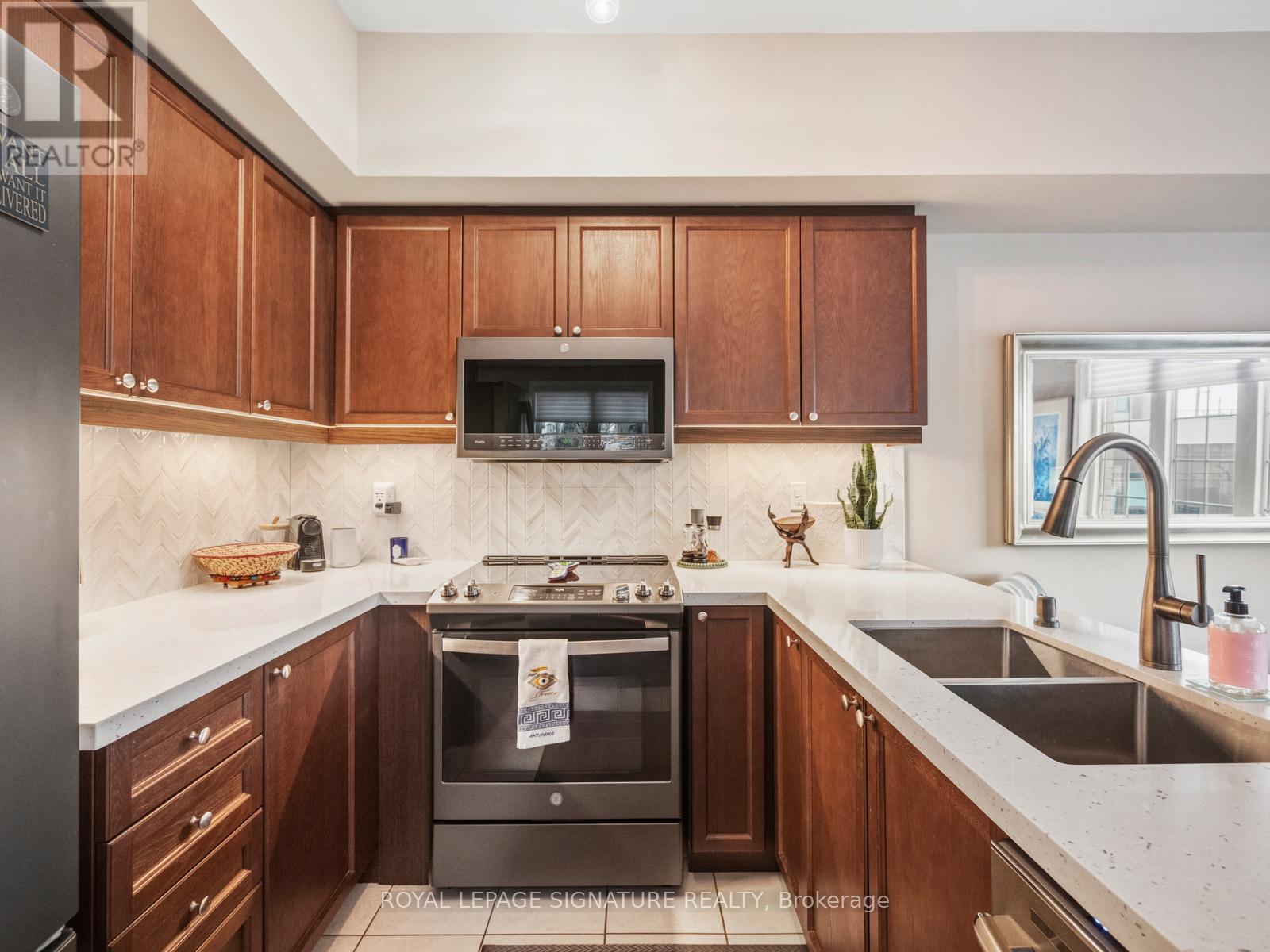 104-1250 St. Martins Drive, Pickering, Ontario  L1W 1J3 - Photo 9 - E13097452