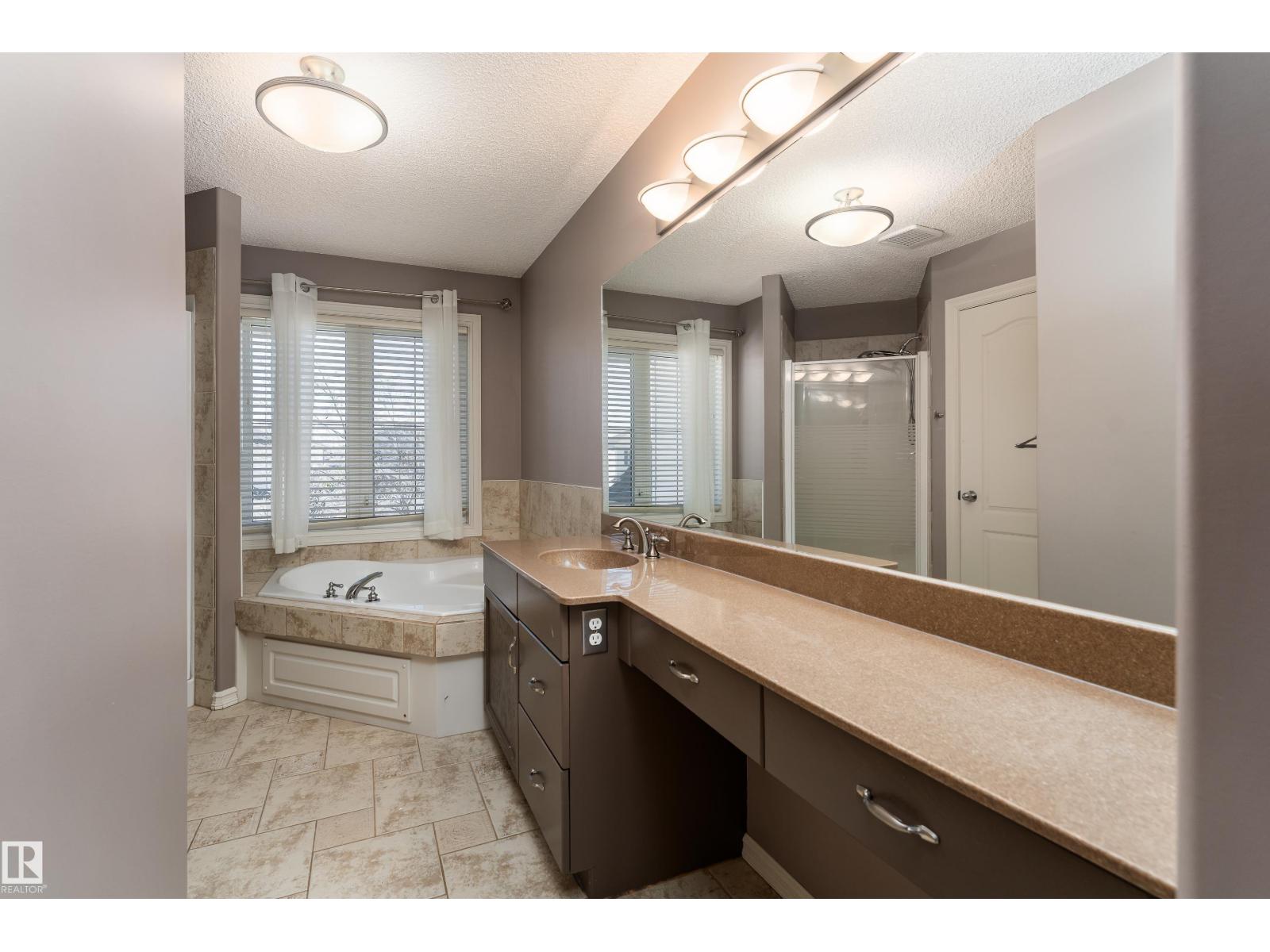 1044 Barnes Wy Sw, Edmonton, Alberta  T6W 1E4 - Photo 24 - E4486296