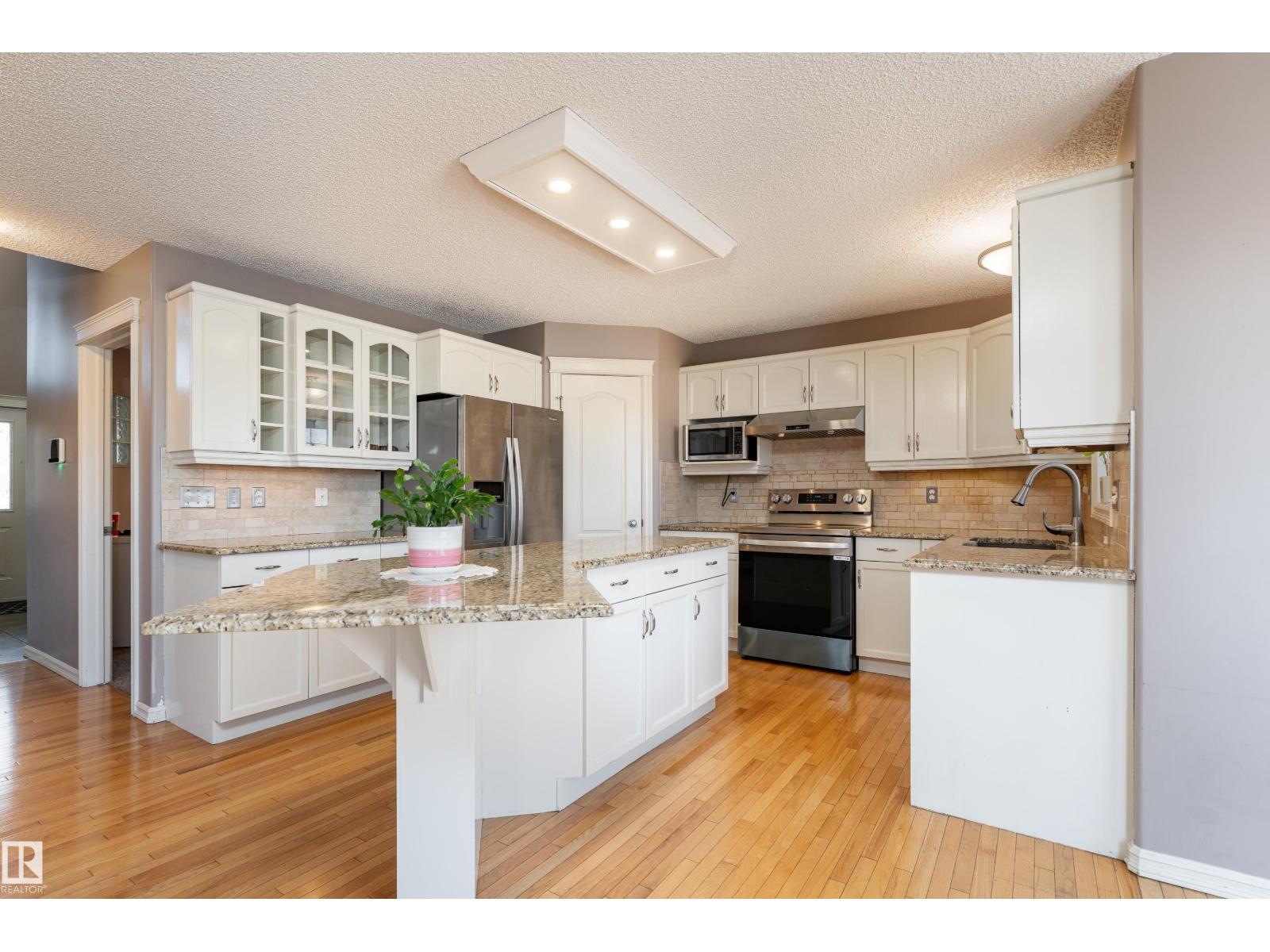 1044 Barnes Wy Sw, Edmonton, Alberta  T6W 1E4 - Photo 4 - E4486296