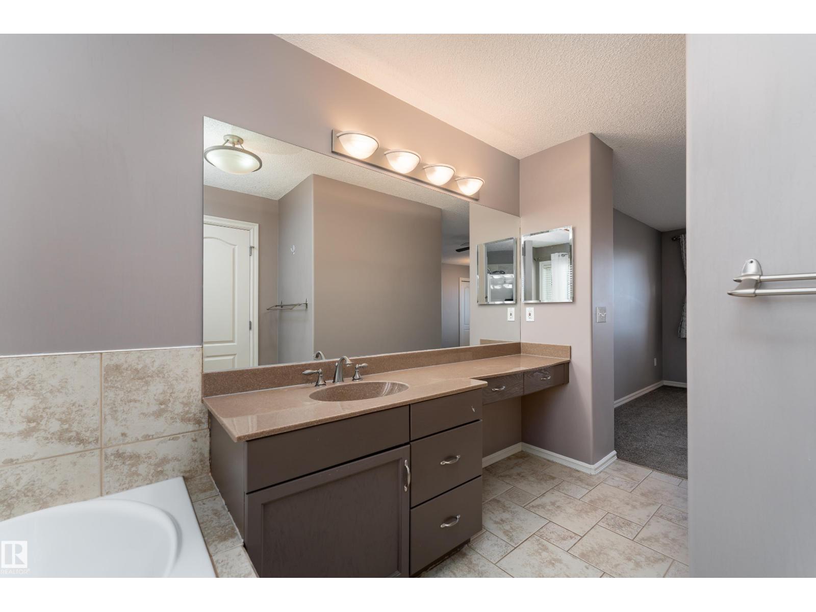 1044 Barnes Wy Sw, Edmonton, Alberta  T6W 1E4 - Photo 26 - E4486296