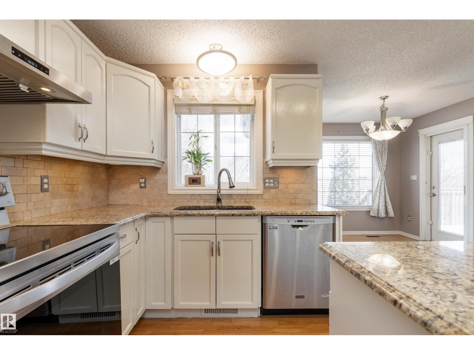 1044 Barnes Wy Sw, Edmonton, Alberta  T6W 1E4 - Photo 6 - E4486296