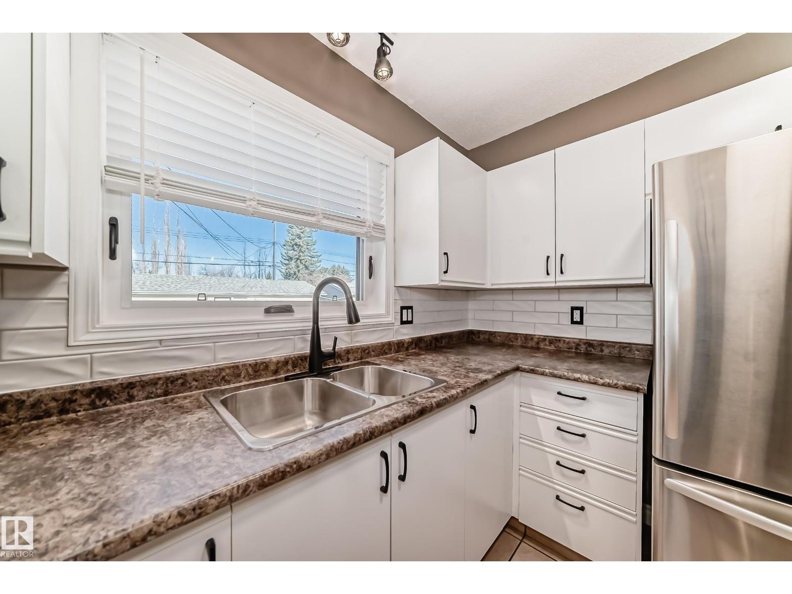 10226 152 St Nw, Edmonton, Alberta  T5P 1Y2 - Photo 18 - E4486294