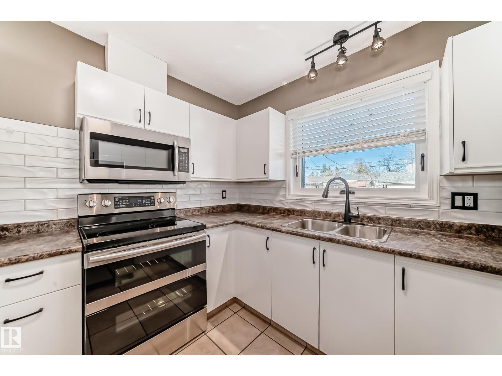 10226 152 St Nw, Edmonton, Alberta  T5P 1Y2 - Photo 19 - E4486294