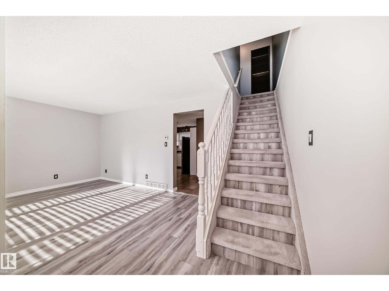 10226 152 St Nw, Edmonton, Alberta  T5P 1Y2 - Photo 7 - E4486294